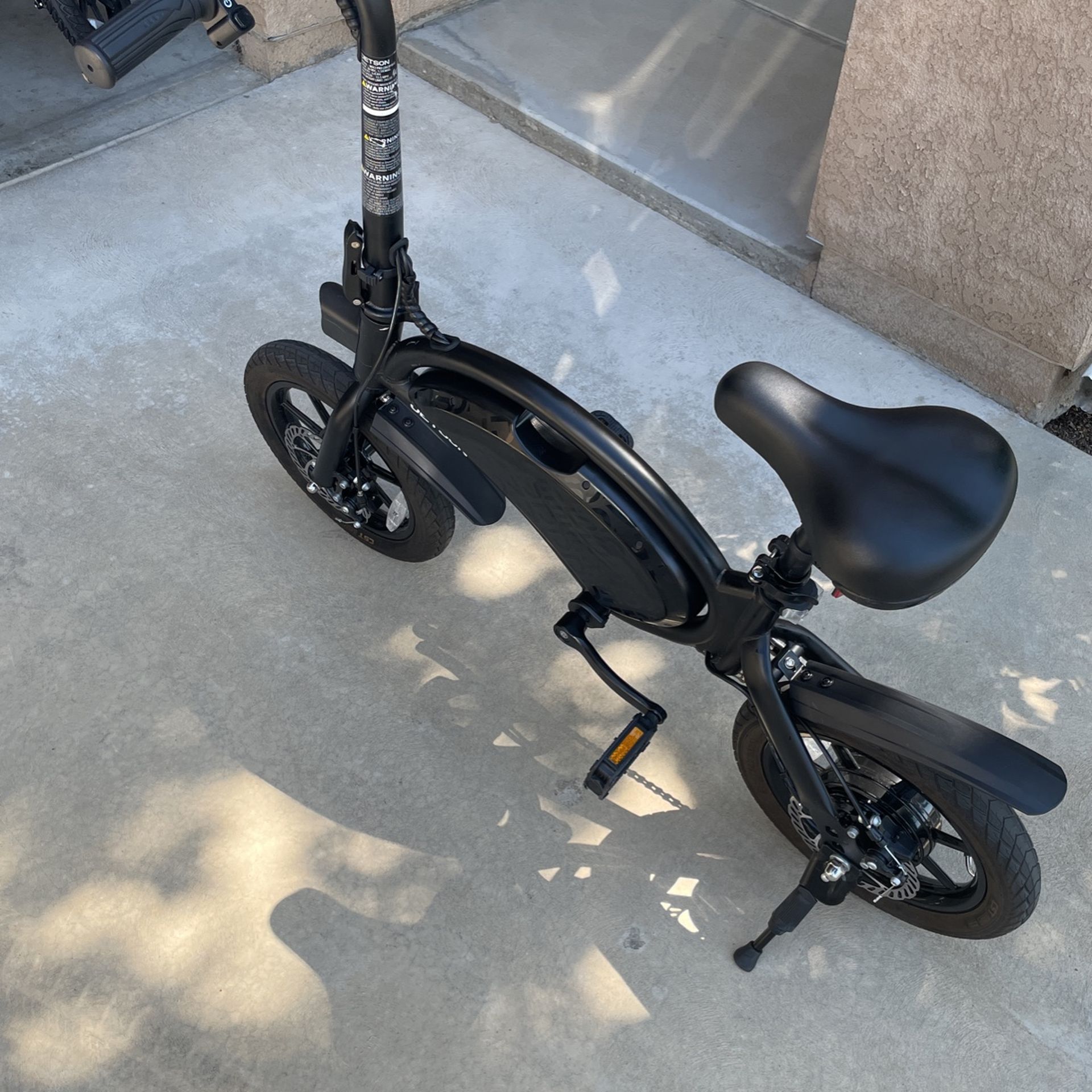 Jetson Pro Bolt Electric Bike Foldable In Great Condition.Price Range $250