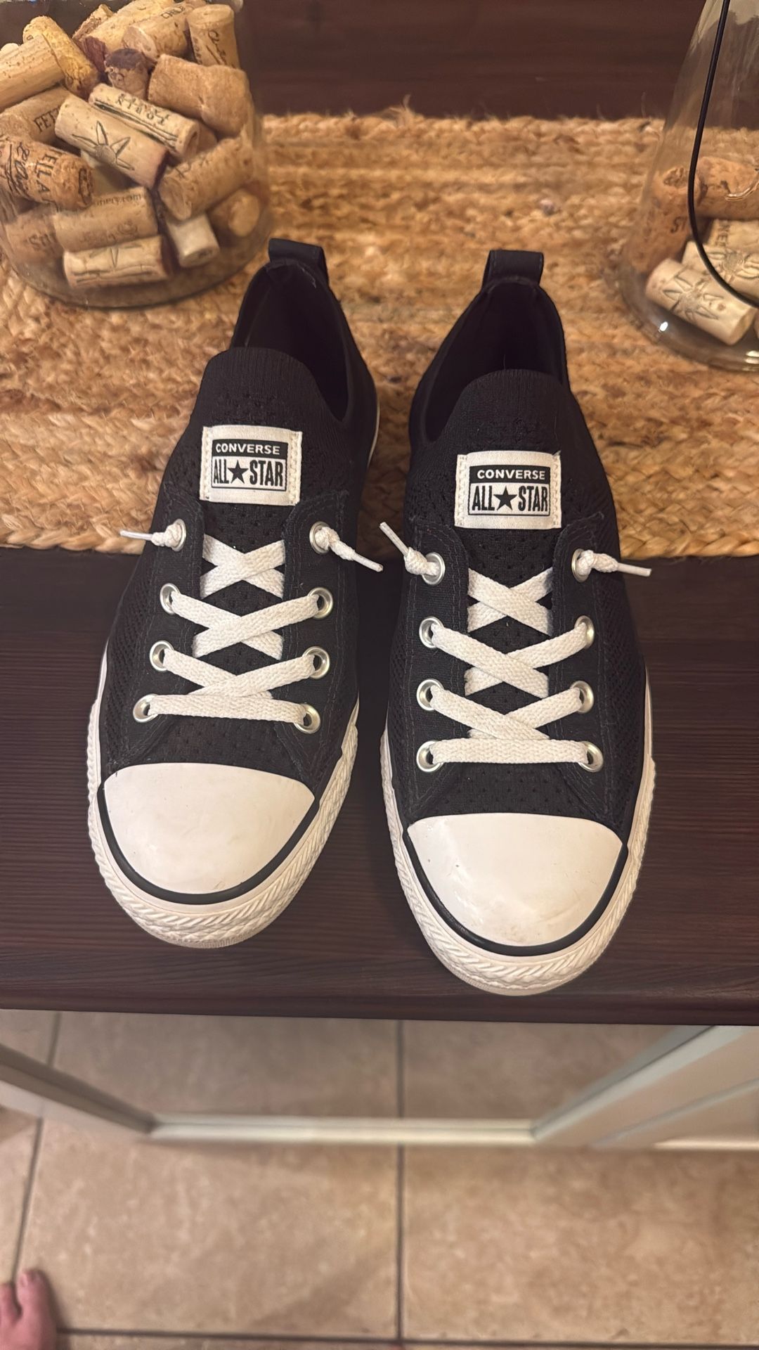 Womens Converse Size 8.5