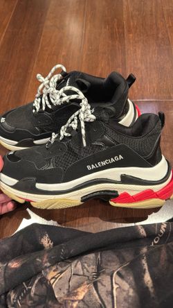 Balenciaga triple s shoes
