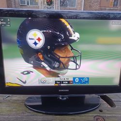 32 INCH SAMSUNG 1080P HDTV WITH ROKU REMOTE CONTROL $100 FINAL PRICE READ DESCRIPTION AND SEE ALL PICTURES