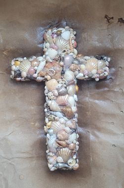 ***Seashell Cross***