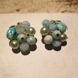 Vintage Blue/white Beaded Gold Under Toned Clip On Ear Rings