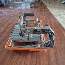 Rigid  wet tile saw like new