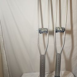 Hugo Mobility 721 - 785 Adjustable Adult Crutches For Walking + Premium Crutch And Hand Covers