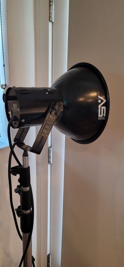 Smith-Victor Model A120 floodlight and tripod Bogen Manfrotto