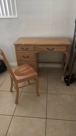 Desk And Chair Set $15 OBO