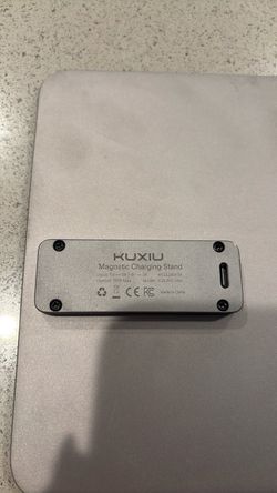 Magnetic charging stand