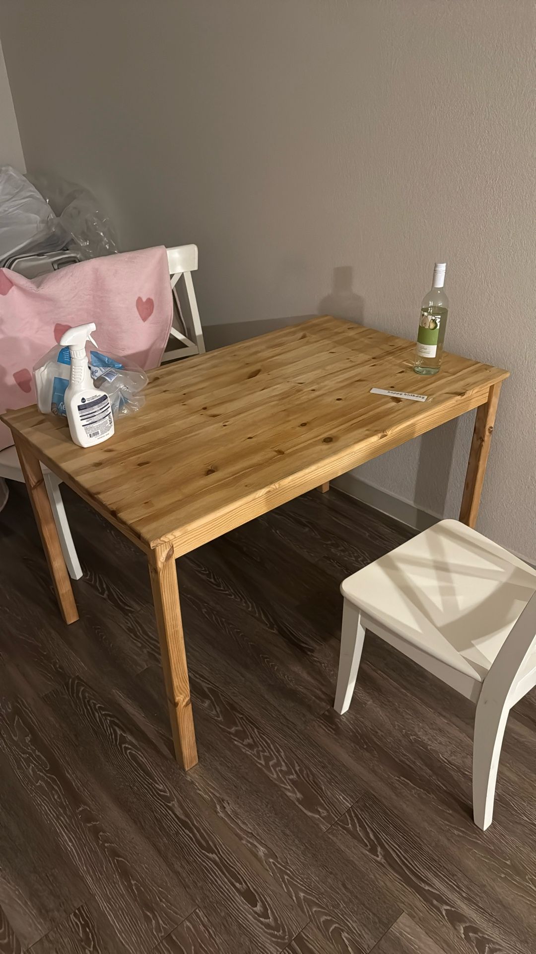 Table Plus Chairs