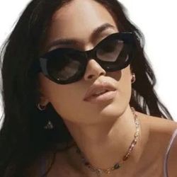 Quay Real Me Sunglasses - Black Frames