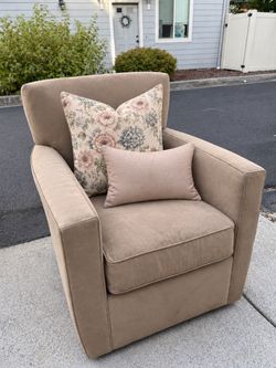 Crate & Barrel Swivel Armchair - Free Delivery within a 25 Minute Drive