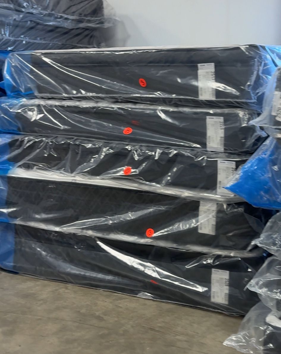 Queen Mattress Clear Out!! Must Move!! Extra $100 Off !!