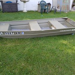 Topper 10'  Tracker  Welded   Used 2 Times