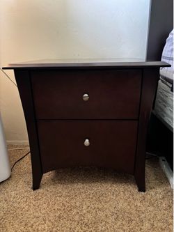 Night stands / end-tables (2X) - dark wood