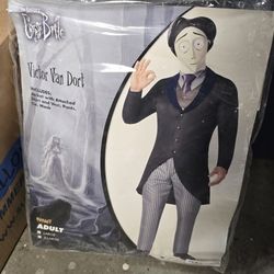 2 Halloween Customes  Spirit