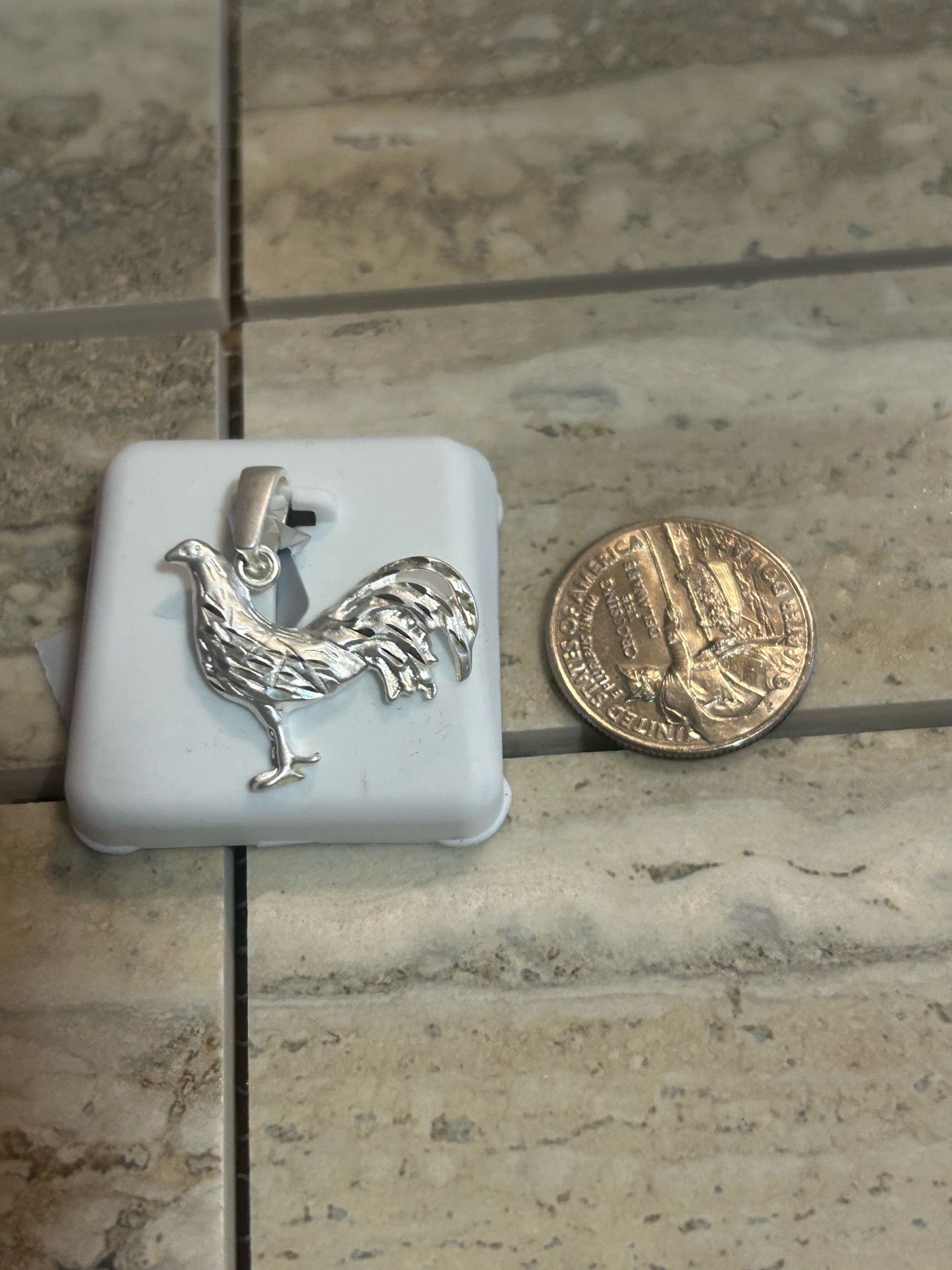 El gallo pendant