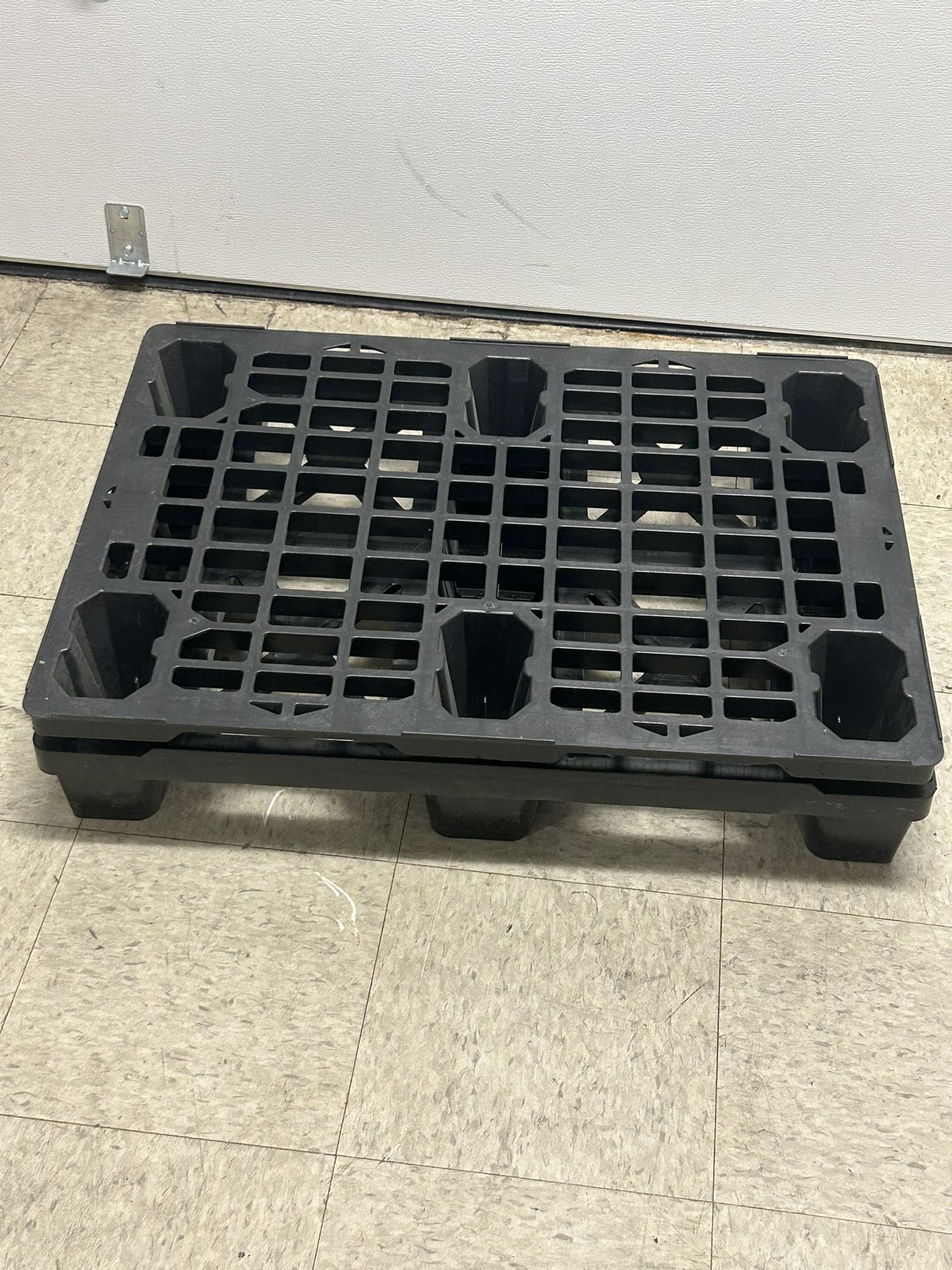 FREE Plastic Pallets