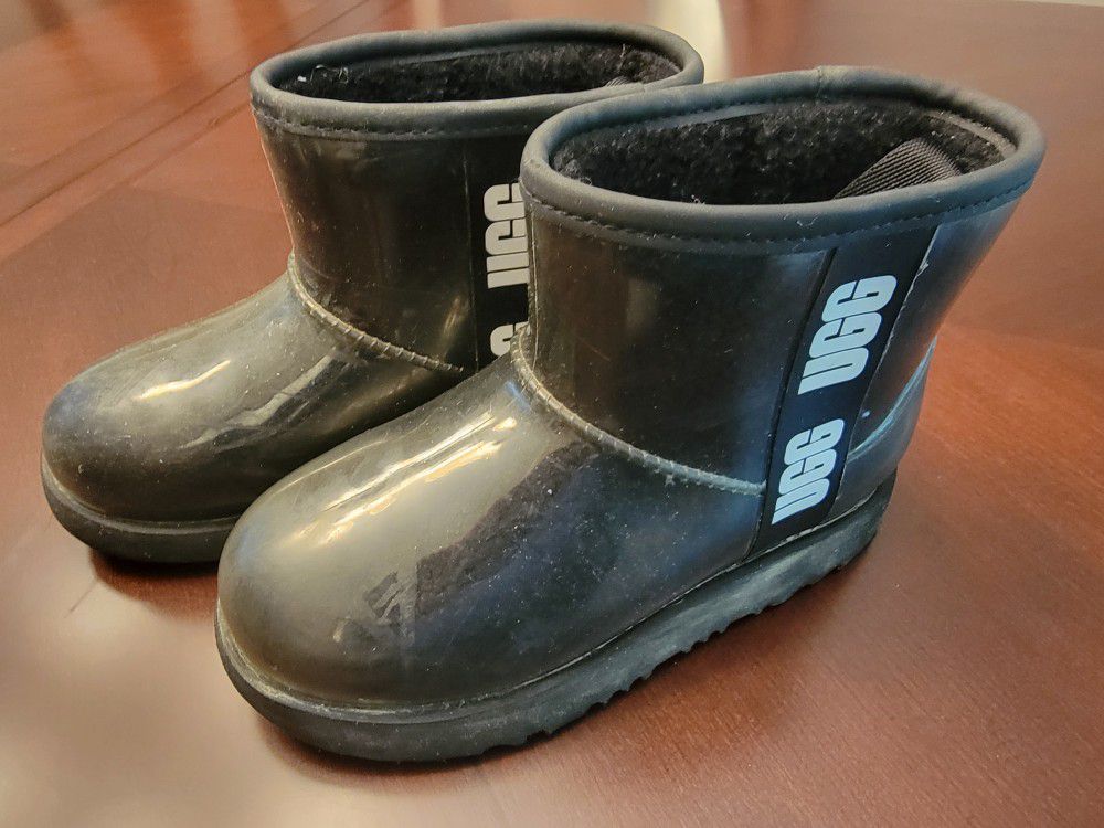 UGG Ankle Boots Kid's Classic Clear Mini II Black Waterproof 1112386K - Size 1 