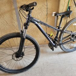 XS Frame Cannondale Trail 7 Dics Brake Suspension 