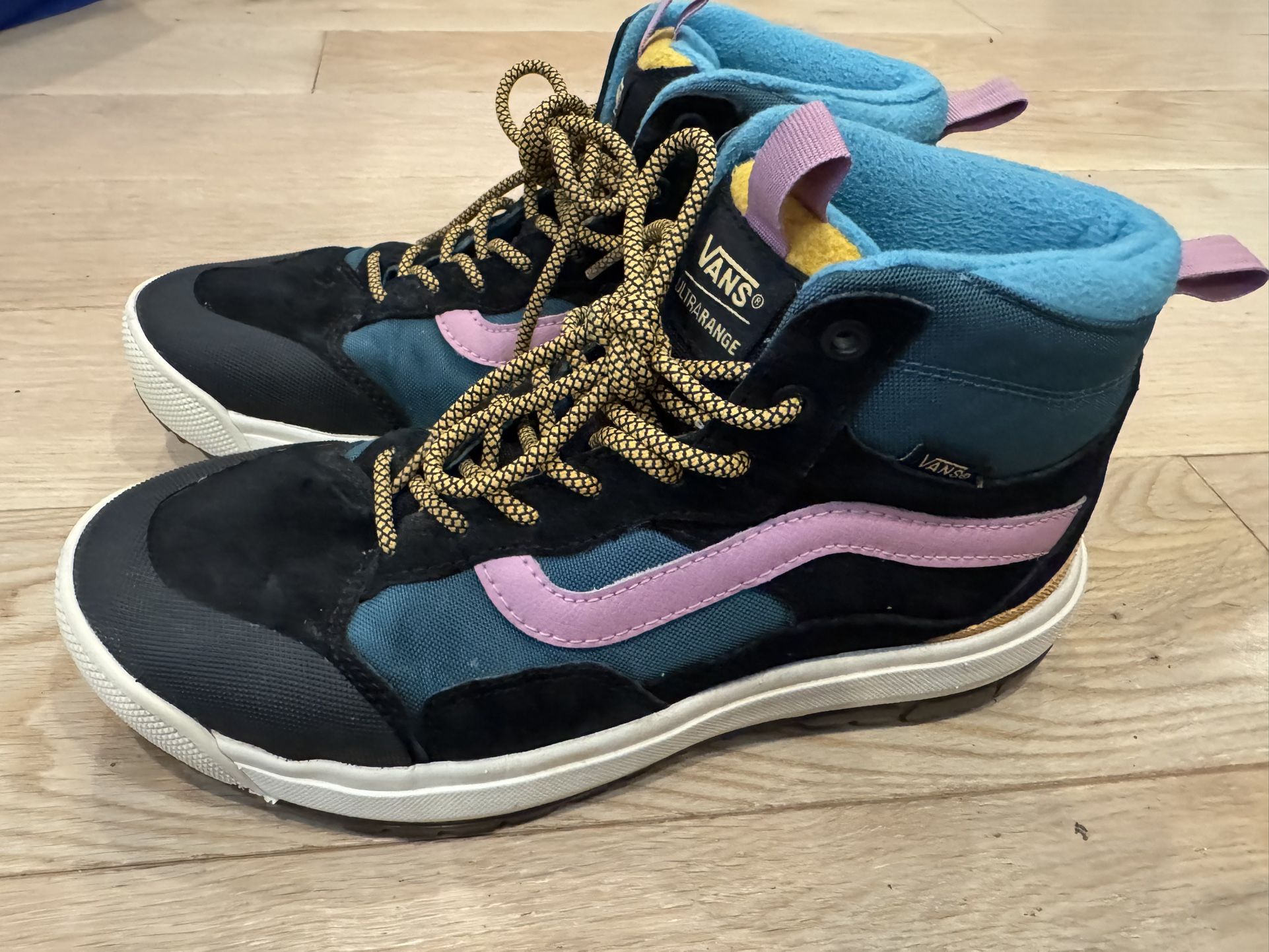 Vans Ultra Range Boots Like New Women’s Size 10, Men’s Size 8.5