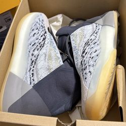 Adidas sneakers  YZY QNTM basketball