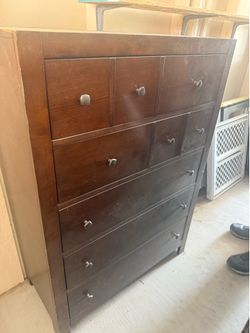 Dressser