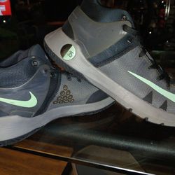 KD Trey 5 VI 'Grey Green Glow'Mens 10.5