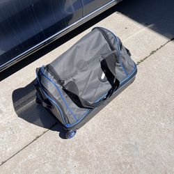 Ful rolling duffel bag great condition