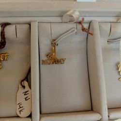 NUMBER 1 MOMMY SOLID GOLD CHARM