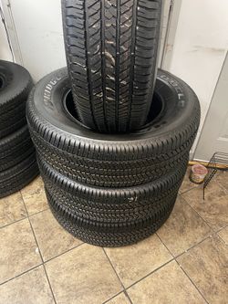 SET BRIDGESTONE DULER 255/70/18 SEMI NEW 95%TREAD LIFE $300 PRICE INCLUDE PROFESSIONAL INSTALLATION AND TAX.