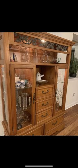 China Cabinet (selling empty)