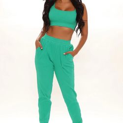 NEW - 2 Piece Jogger Set - Small