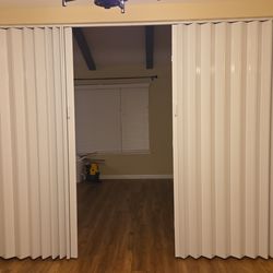 Double Accordion Door - Negotiable