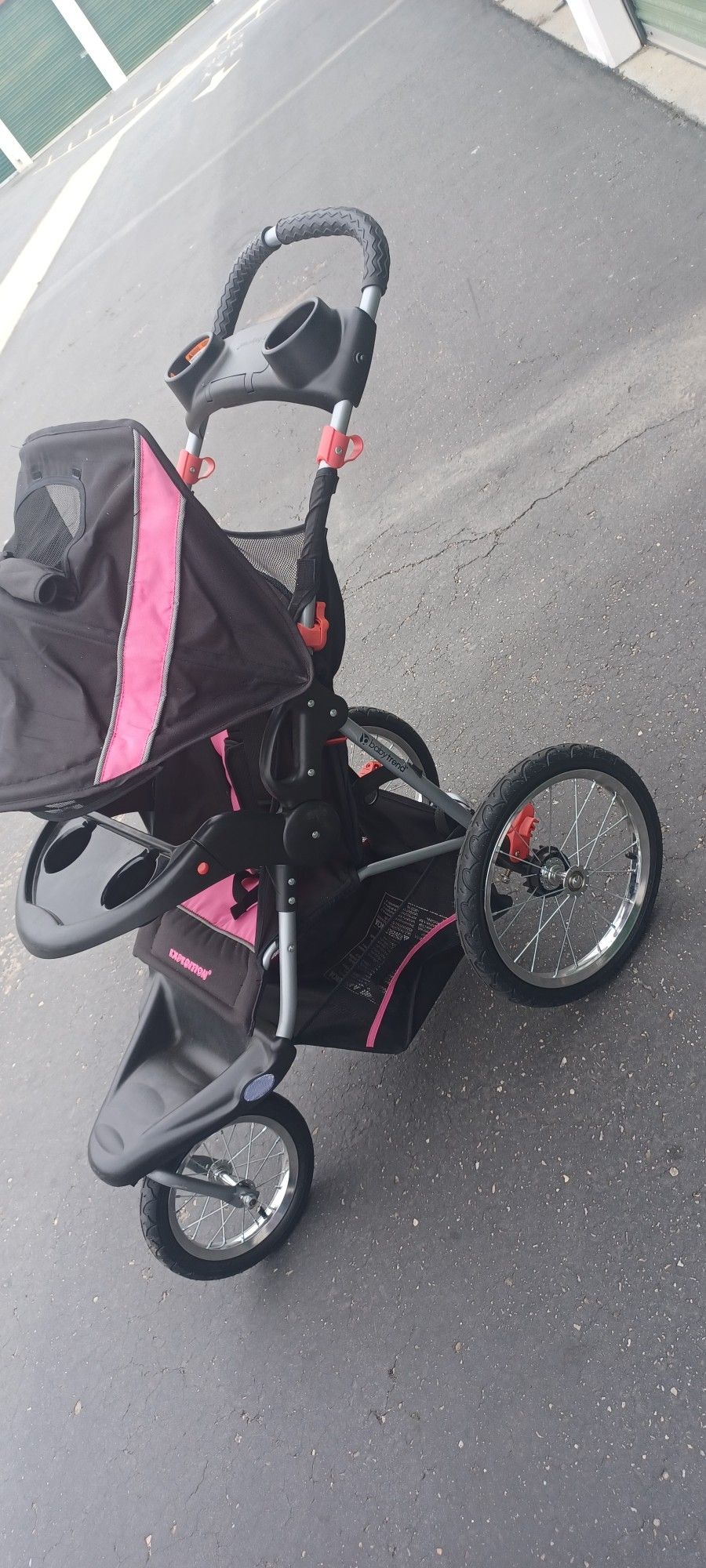 BABY STROLLER EXCELLENT CONDITIONS USED LIKE NEW
