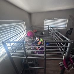 Kids Twin Bed w Attached Desk 