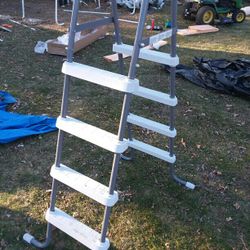 New In Box 52 To 56 InchPool Ladder