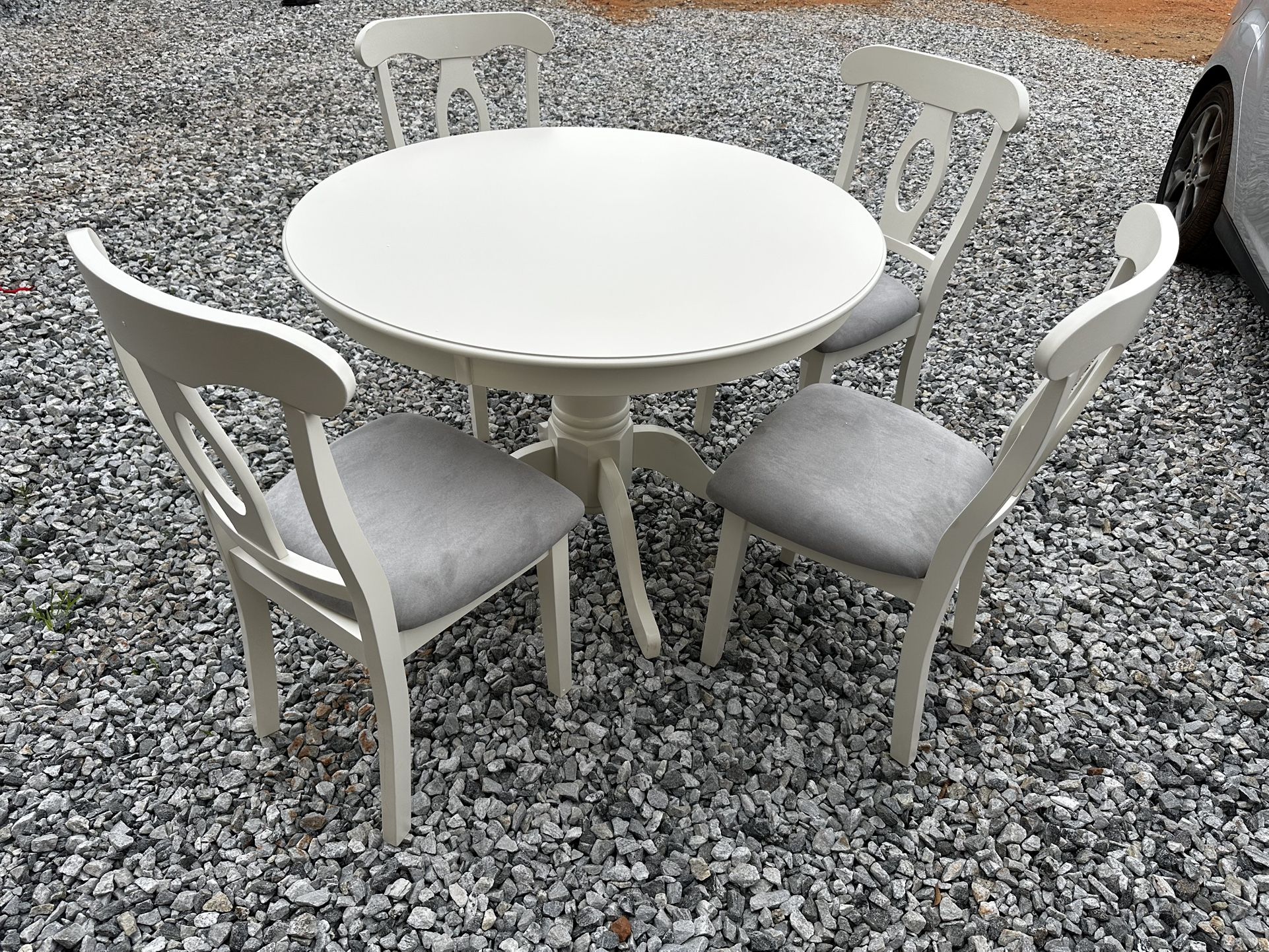 Angel Line 5-Piece Lindsey Dining Set