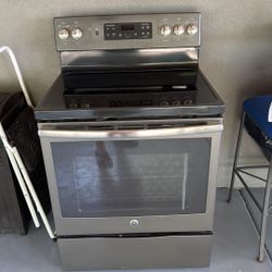 GE Electric Oven