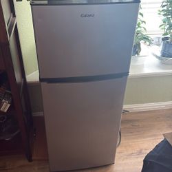 Galanz Mini Fridge With Freezer 