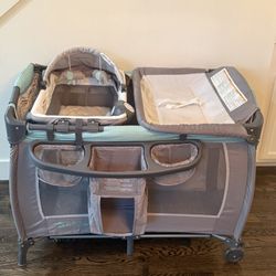 Baby Trend Lil' Snooze Deluxe III 4-in-1 Playard