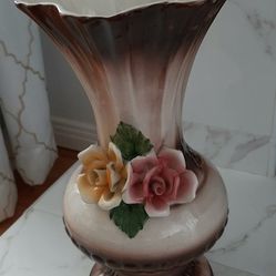 NUOVA CAPODIMONTE YELLOW & PINK ROSE ITALIAN PORCELAIN VASE IN PERFECT CONDITION 