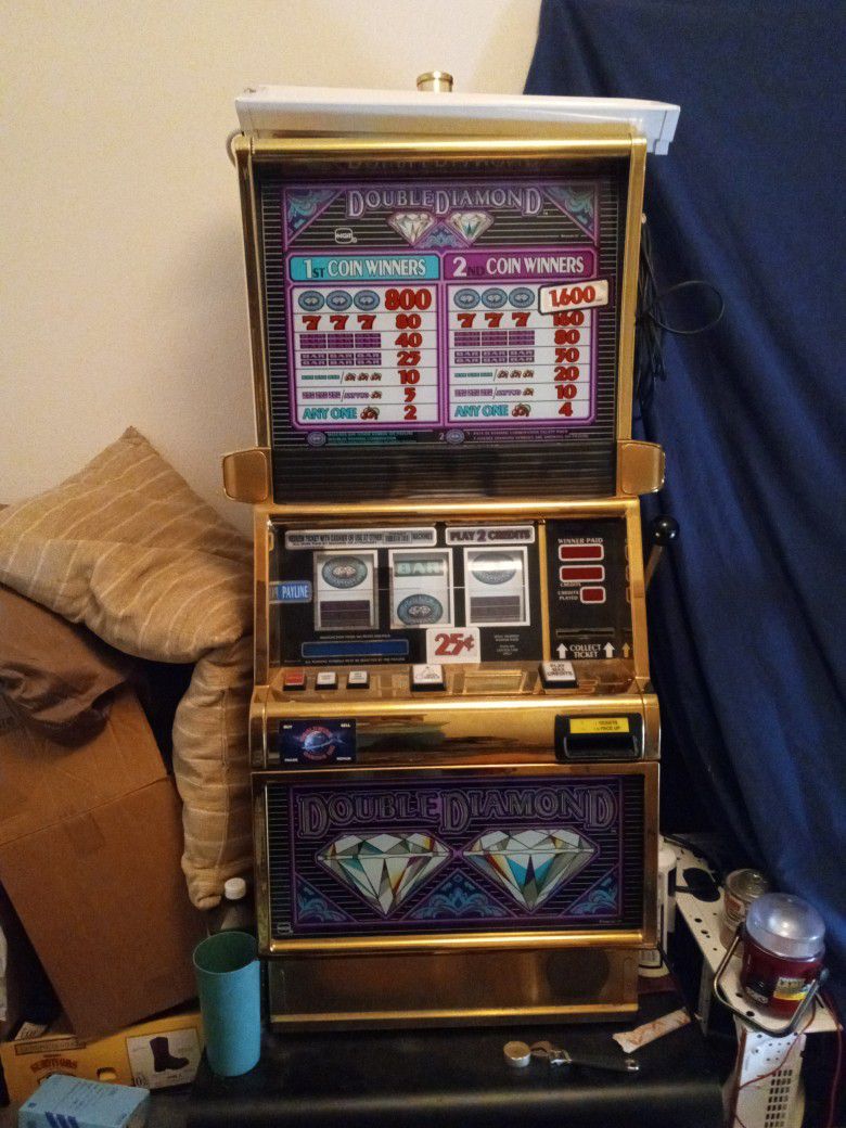 IGT Double Diamond Casino Slot Machine 