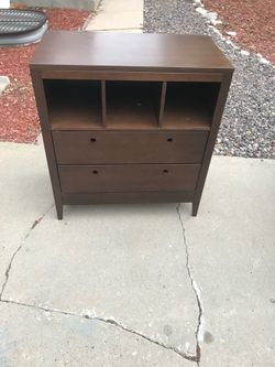 Small wood 2 drawers dresser