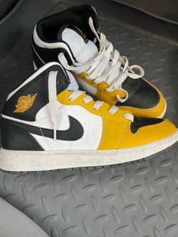Air Jordan 1 Mid sneakers