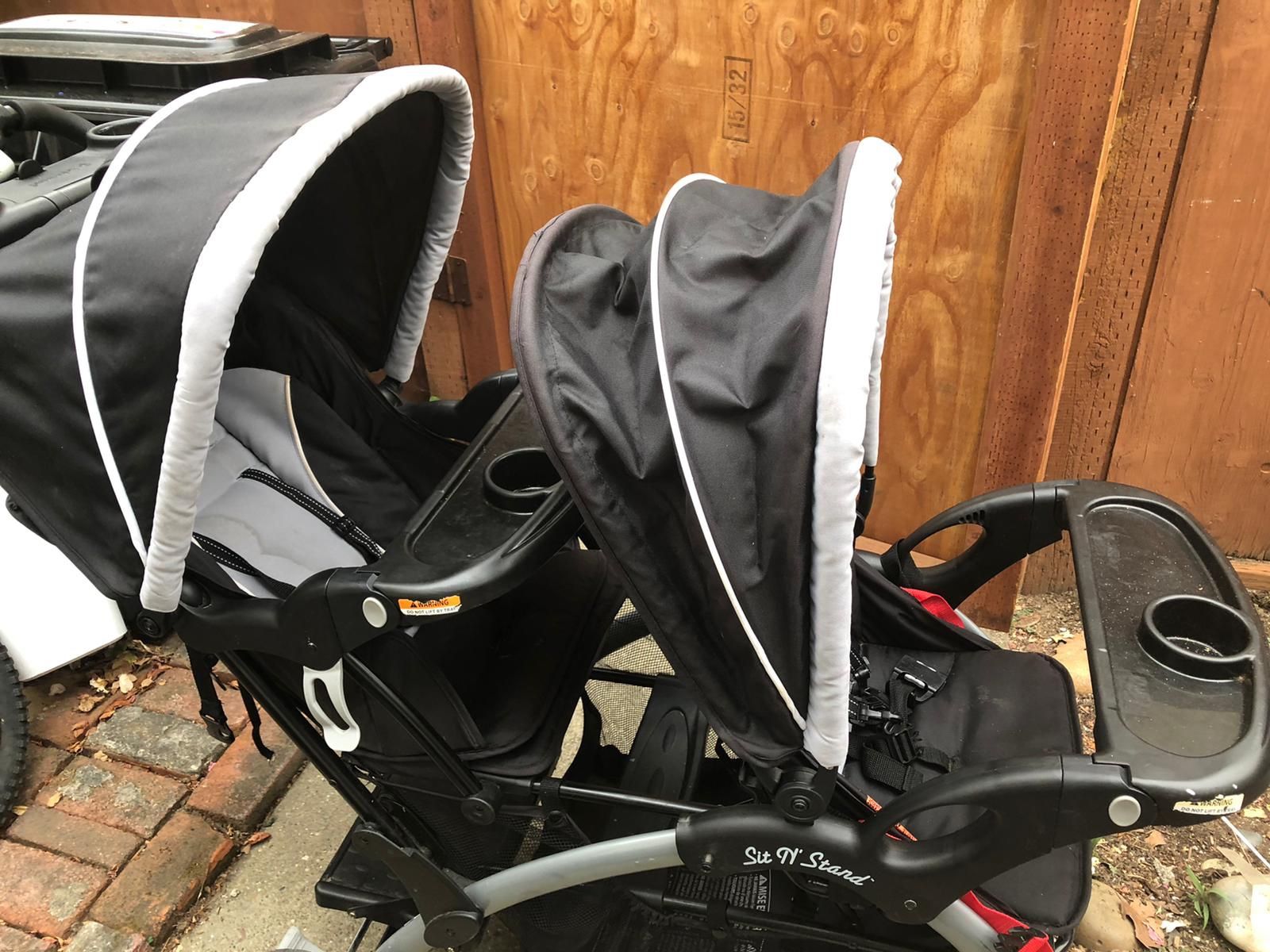 Stroller with 2 baby car seats
