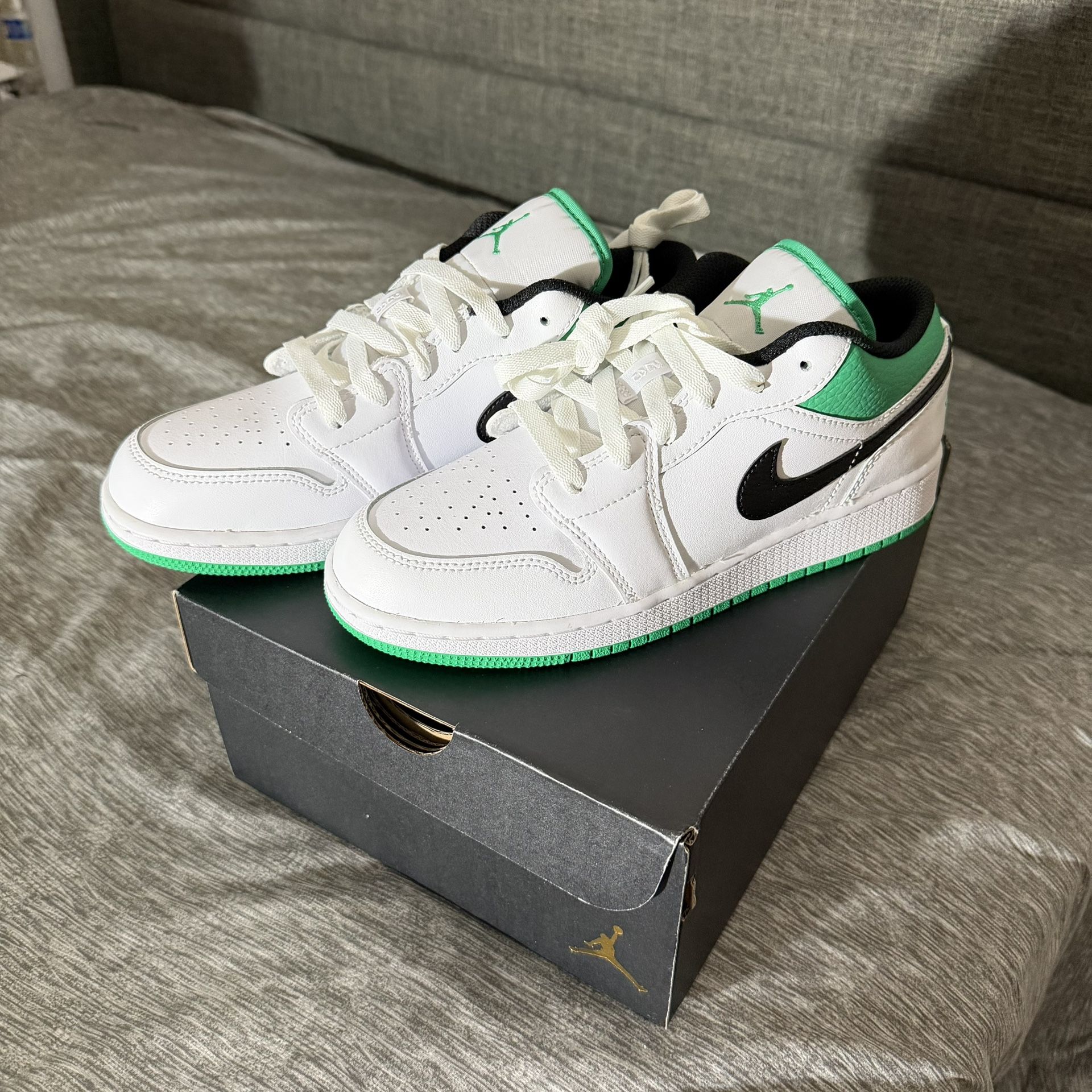 Brand New Air Jordan 1 Low (5.5Y/7W)