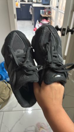 Black new Balances