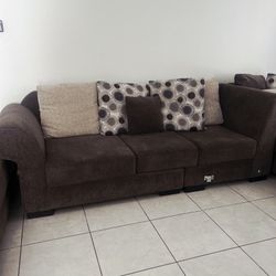 Beautiful Set Of Sofas 🛋 3 Pieces Good Price Going Fast In The City Of Perris Ca Pick Up Only 