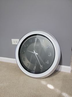 Citizen 20” wall clock. (MUST SELL TODAY)