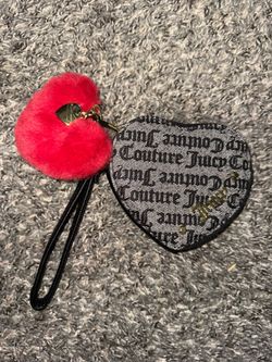 New Juicy contour with fluffy heart charm