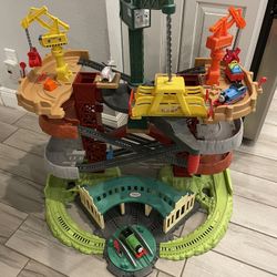 Thomas & Friends Multi-Level  Track Set Trains & Cranes Super Tower With Thomas And Percy Engines 